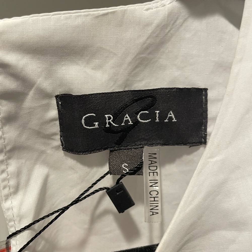Gracia Women’s White Butterfly Dress Size Small - Picture 2 of 4